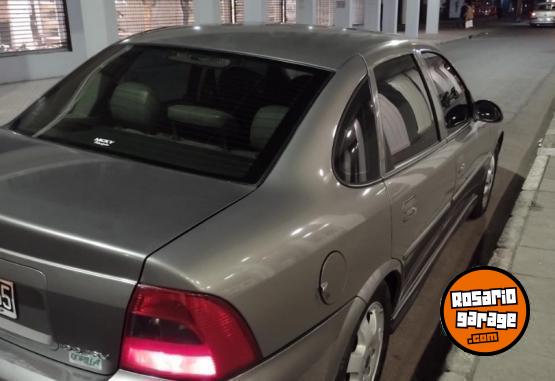Autos - Chevrolet Vectra 2.2 CD 16V 2004 GNC 270000Km - En Venta