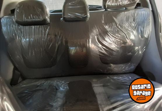 Autos - Fiat Palio línea nueva 2012 GNC 111111Km - En Venta