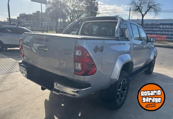 Camionetas - Toyota TOYOTA HILUX SRX 2025 Diesel 0Km - En Venta