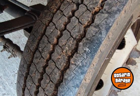 Camiones y Gr�as - Ford F4000 4x2  A�o 2015  Km 176.000 - En Venta