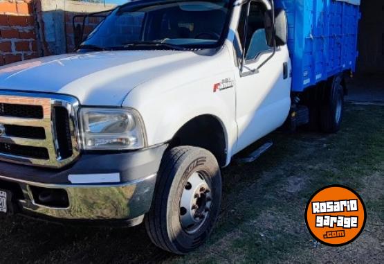 Camiones y Gr�as - Ford F4000 4x2  A�o 2015  Km 176.000 - En Venta