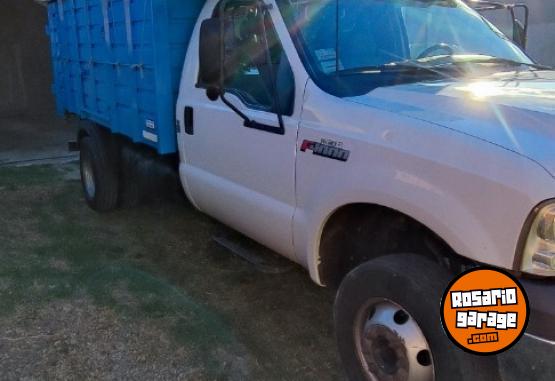 Camiones y Gr�as - Ford F4000 4x2  A�o 2015  Km 176.000 - En Venta