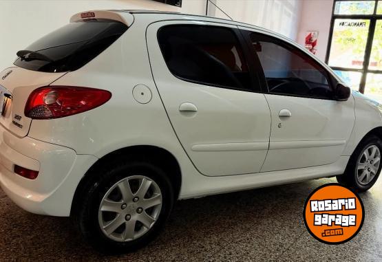 Autos - Peugeot 207 COMPACT ALLURE 2016 Nafta 126000Km - En Venta