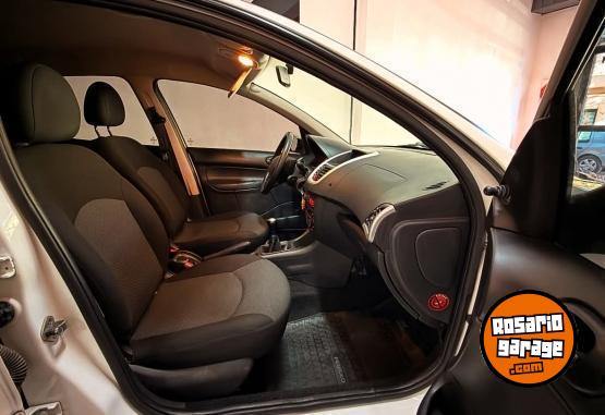 Autos - Peugeot 207 COMPACT ALLURE 2016 Nafta 126000Km - En Venta