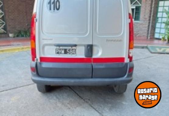 Utilitarios - Renault Kangoo 2015 Diesel 270000Km - En Venta