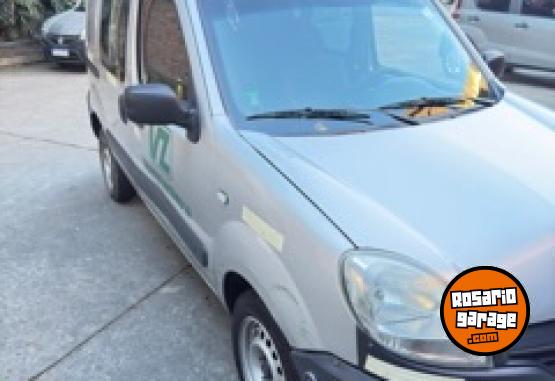 Utilitarios - Renault Kangoo 2015 Diesel 270000Km - En Venta