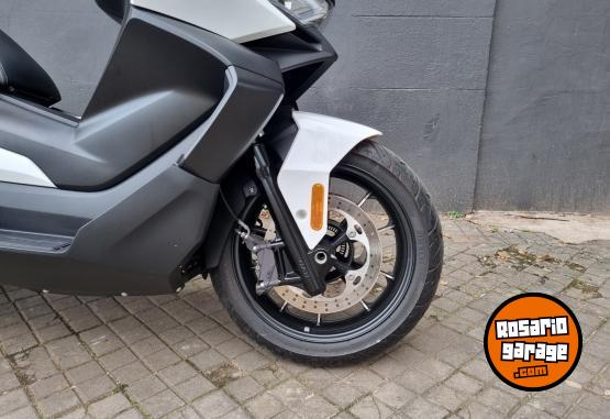 Motos - Voge SR4 2023 Nafta 5670Km - En Venta