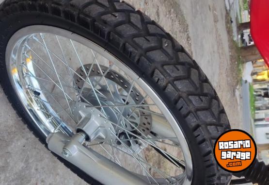 Motos - Suzuki NK 150 2023 Nafta 4500Km - En Venta