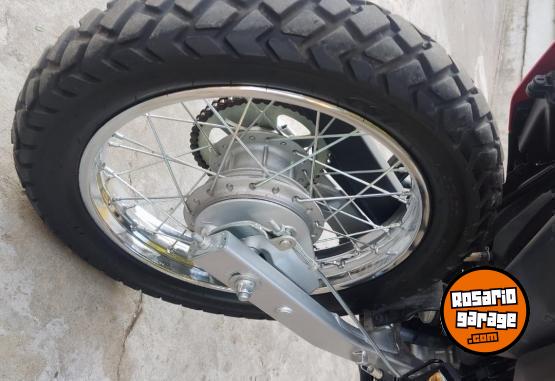 Motos - Suzuki NK 150 2023 Nafta 4500Km - En Venta