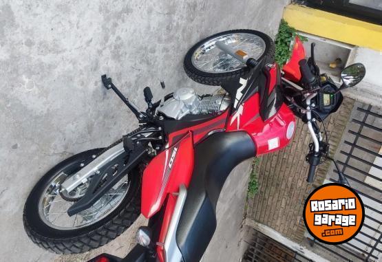 Motos - Suzuki NK 150 2023 Nafta 4500Km - En Venta