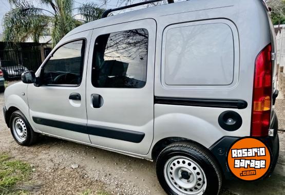 Utilitarios - Renault Kangoo 2015 GNC 225000Km - En Venta