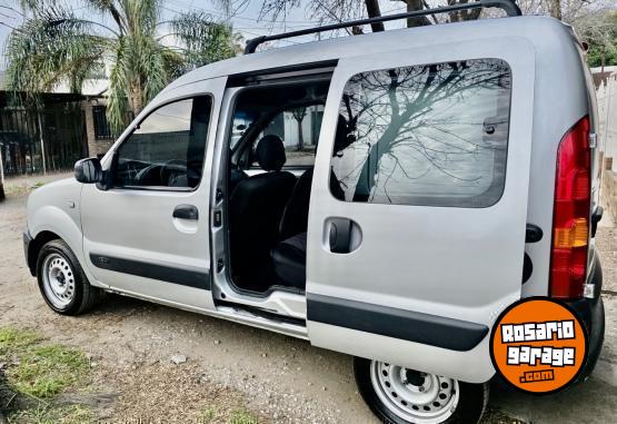 Utilitarios - Renault Kangoo 2015 GNC 225000Km - En Venta