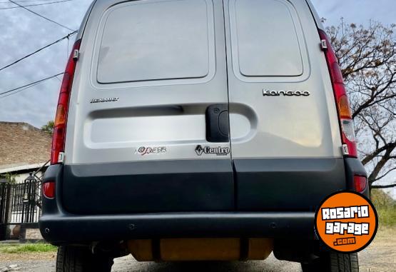 Utilitarios - Renault Kangoo 2015 GNC 225000Km - En Venta