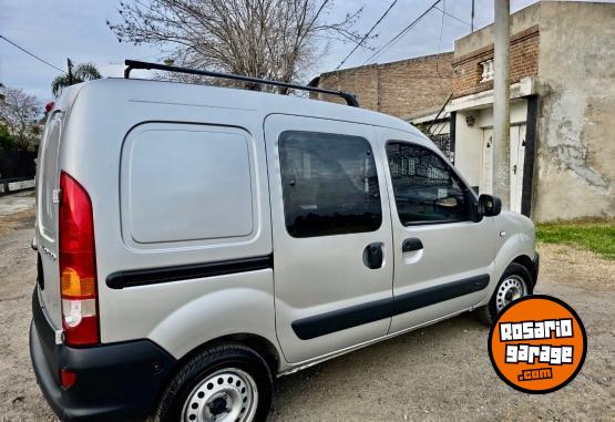 Utilitarios - Renault Kangoo 2015 GNC 225000Km - En Venta