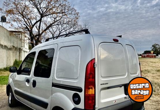 Utilitarios - Renault Kangoo 2015 GNC 225000Km - En Venta