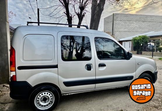 Utilitarios - Renault Kangoo 2015 GNC 225000Km - En Venta