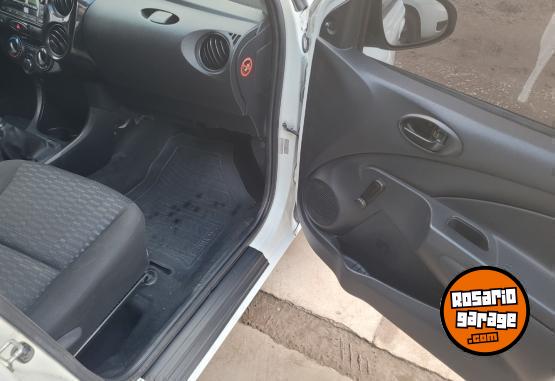 Autos - Toyota Etios 2014 Nafta 139000Km - En Venta