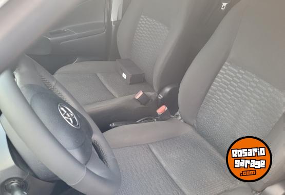 Autos - Toyota Etios 2014 Nafta 139000Km - En Venta