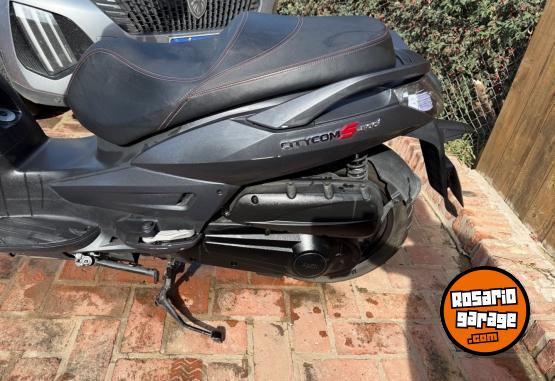 Motos - SYM 300 2023 Nafta 6800Km - En Venta