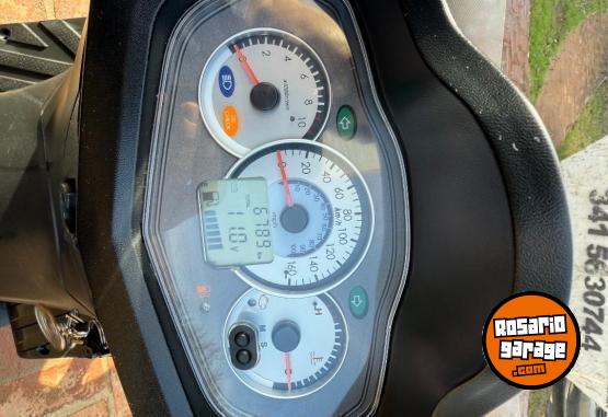 Motos - SYM 300 2023 Nafta 6800Km - En Venta