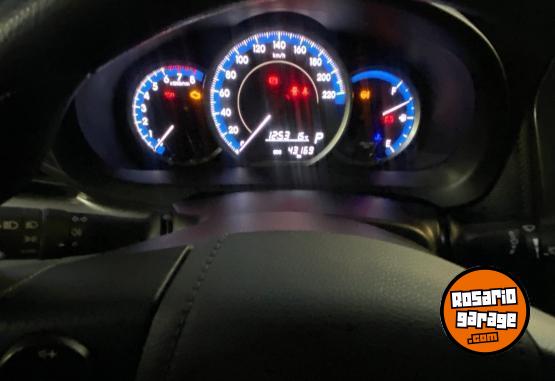 Autos - Toyota Yaris 2021 Nafta 45000Km - En Venta