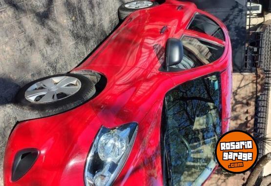 Autos - Nissan March 2017 Nafta 72000Km - En Venta