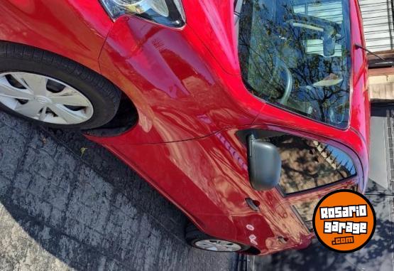Autos - Nissan March 2017 Nafta 72000Km - En Venta