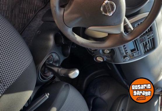 Autos - Nissan March 2017 Nafta 72000Km - En Venta