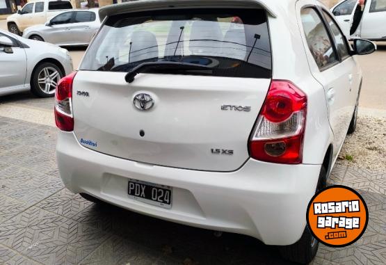 Autos - Toyota Etios 2015 Nafta 125000Km - En Venta