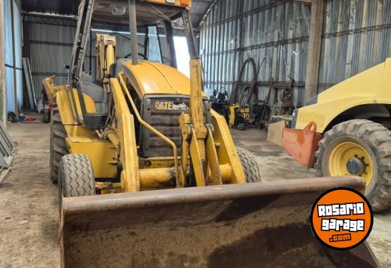 Camiones y Grúas - retroexcavadora Caterpiller 416 C - En Venta