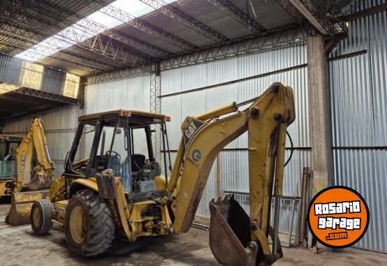 Camiones y Grúas - retroexcavadora Caterpiller 416 C - En Venta