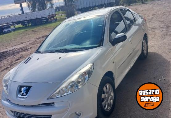 Autos - Peugeot 207 2012 Nafta 72000Km - En Venta