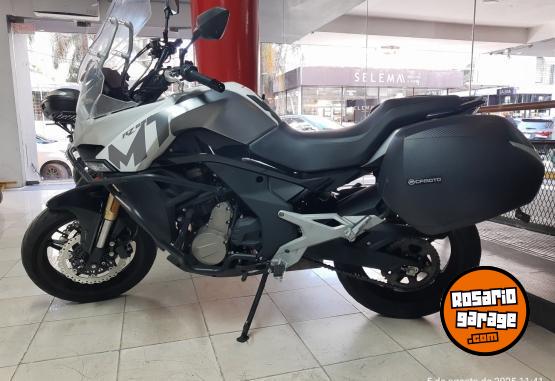 Motos - CF Mt 650 2022 Nafta 16000Km - En Venta