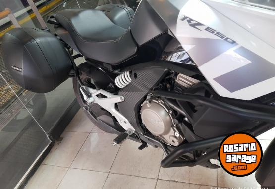 Motos - CF Mt 650 2022 Nafta 16000Km - En Venta