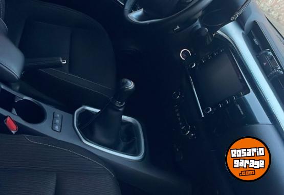 Camionetas - Toyota Hilux SRV 4x2 2020 Diesel 82000Km - En Venta