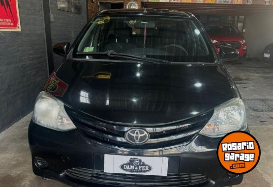 Autos - Toyota Etios 2016 Nafta 180000Km - En Venta
