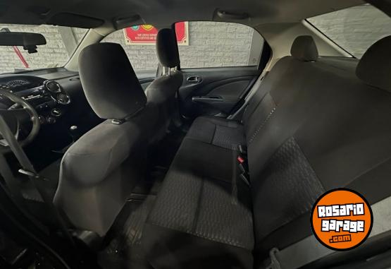 Autos - Toyota Etios 2016 Nafta 180000Km - En Venta