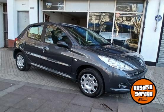 Autos - Peugeot 207 2013 Nafta 180000Km - En Venta