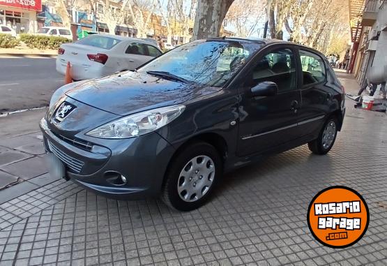 Autos - Peugeot 207 2013 Nafta 180000Km - En Venta