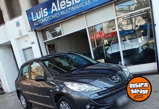 Autos - Peugeot 207 2013 Nafta 180000Km - En Venta