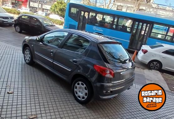 Autos - Peugeot 207 2013 Nafta 180000Km - En Venta