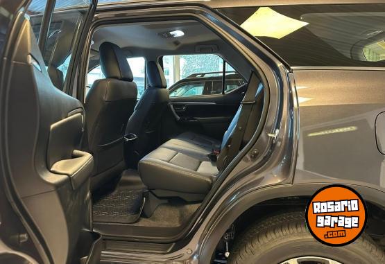 Camionetas - Toyota SW4 2.8 TDI A/T6 7AS SRX 2025 Diesel 0Km - En Venta