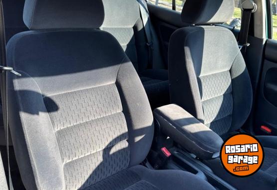 Autos - Volkswagen Golf 2003 Nafta 123420Km - En Venta