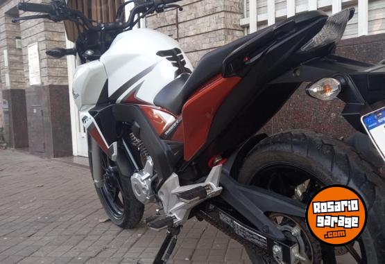 Motos - Honda Cbx 2018 Nafta 6000Km - En Venta