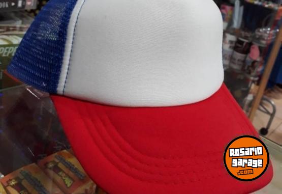 Indumentaria - Gorras trucker anime series y bandas de rock - En Venta