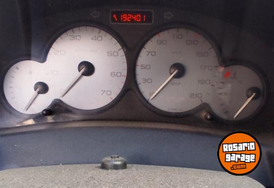 Utilitarios - Peugeot Partner 2011 Diesel 193000Km - En Venta