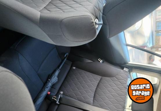 Autos - Toyota Corolla Cross XEI 2022 Electrico / Hibrido 80000Km - En Venta