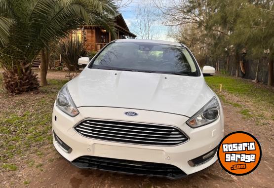 Autos - Ford Focus 2015 Nafta 160000Km - En Venta