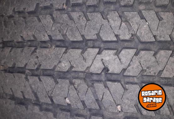 Accesorios para Autos - Cubiertas 245 70 16 Bridgestone - En Venta