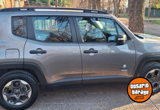 Camionetas - Jeep Renegade sport plus mt 2017 Nafta 98500Km - En Venta